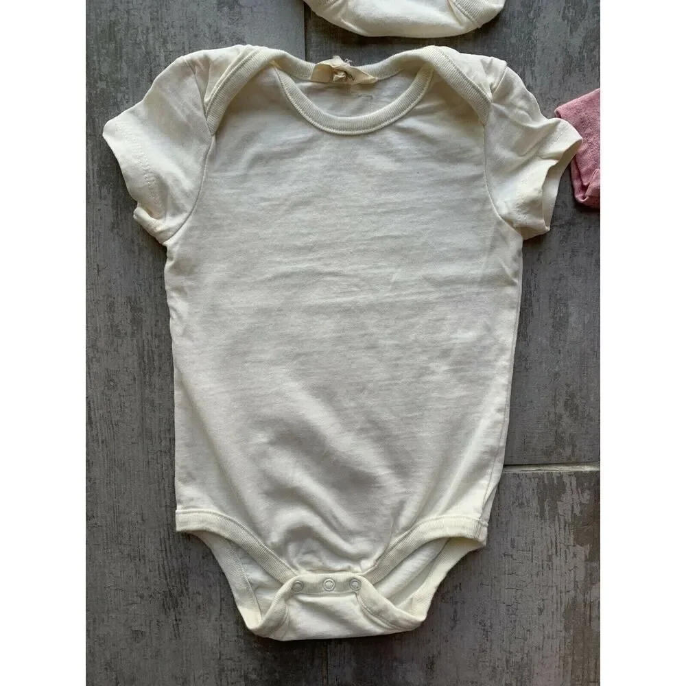 GAP Baby Girls Boys Size 3-6 Months 100% Organic Cotton Set Lot of 4 Bodysuit